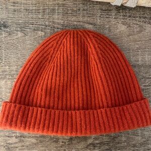 Banana Republic 100% cashmere beanie